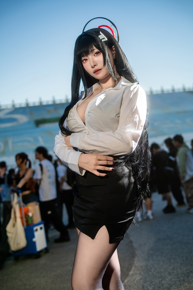 調月リオ（OL風）『ブルーアーカイブ』／Aoi（Instagram：aoi._.9z、X：@Aoi_9z）