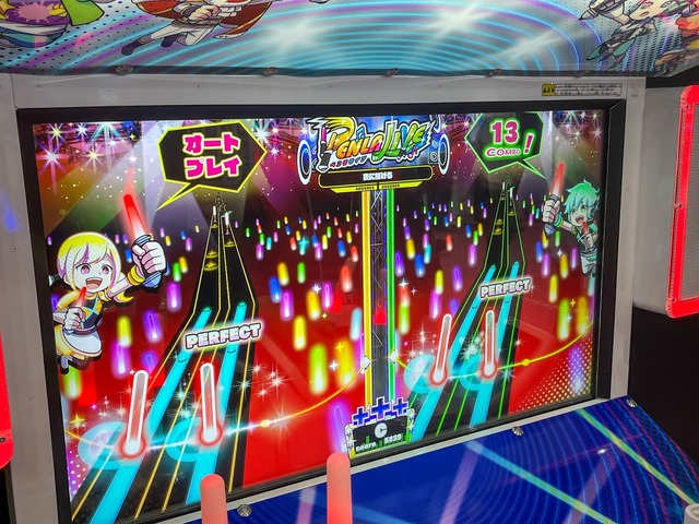 ライブのように“ペンラ”を振れ振れ！『PENLALIVE』は新感覚なペンライトリズムゲーム【アミューズメント エキスポ】