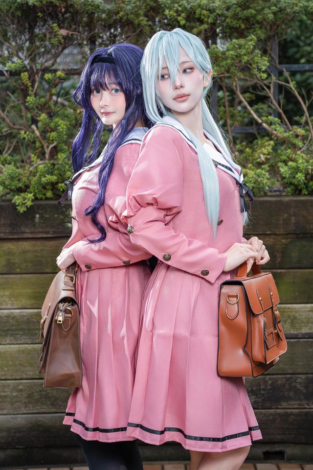 「薫る花は凛と咲く」和栗薫子／すずら（X：@suzuran_ro）、保科昴／月海つくね（X：@XaiabP）