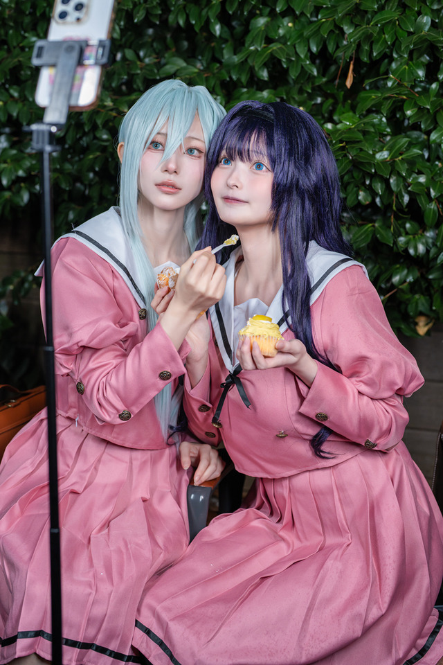 「薫る花は凛と咲く」和栗薫子／すずら（X：@suzuran_ro）、保科昴／月海つくね（X：@XaiabP）