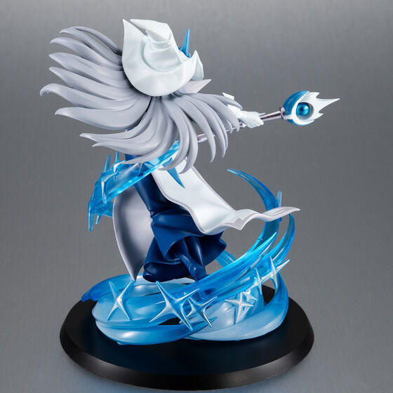 伝説のデュエルをその手に！『遊戯王』より「ブラック・マジシャン」「サイレント・マジシャン」がそれぞれ杖を構え凛々しい姿を立体化