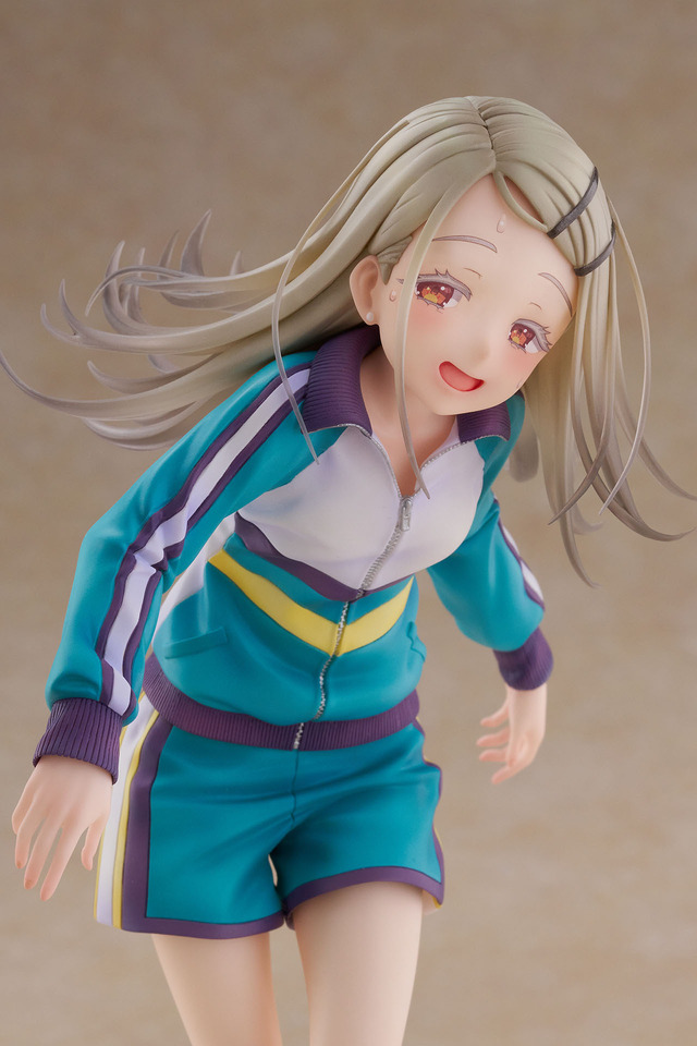 細く華奢な足で今にも倒れそうなのに、“にへら～”とした笑顔！『学マス』レッスンウェア姿の「篠澤 広」完全受注生産限定フィギュアが予約開始