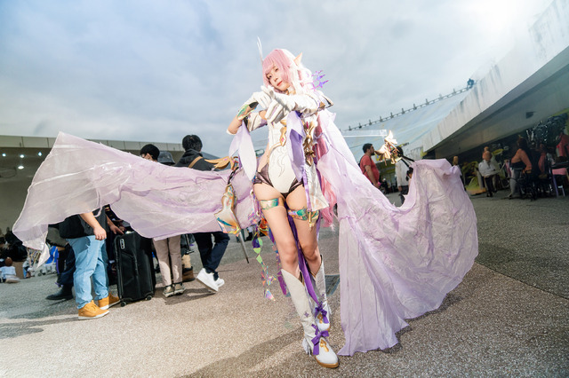 エリシア『崩壊3rd』／四巫日モミ（Instagram：momihi__444、X：@momihi__44）【台湾】