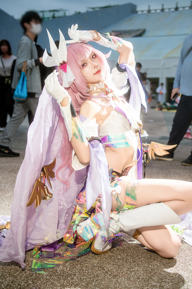 エリシア『崩壊3rd』／四巫日モミ（Instagram：momihi__444、X：@momihi__44）【台湾】