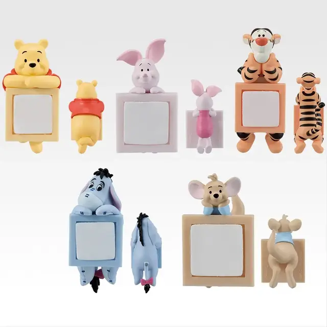 一番くじ「くまのプーさん」に癒される…！“冬の日”をテーマに、風船につかまったプーさんの壁掛け時計など全てが可愛い