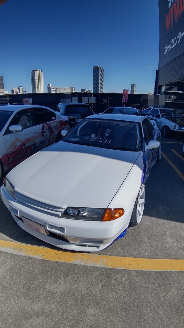 『アイマス』合同ライブ「MOIW2025」に“アイ”が集まる！「のぼり」や「痛車」など会場周辺施策をレポート