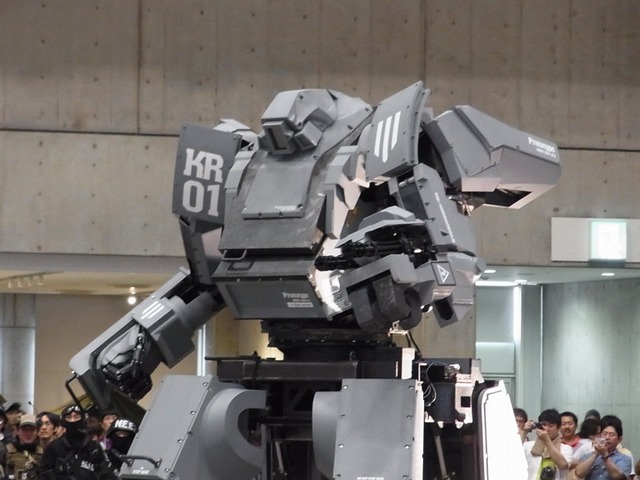 【ワンフェス2012夏】搭乗可能な巨大ロボット「クラタス」、幕張メッセに立つ！