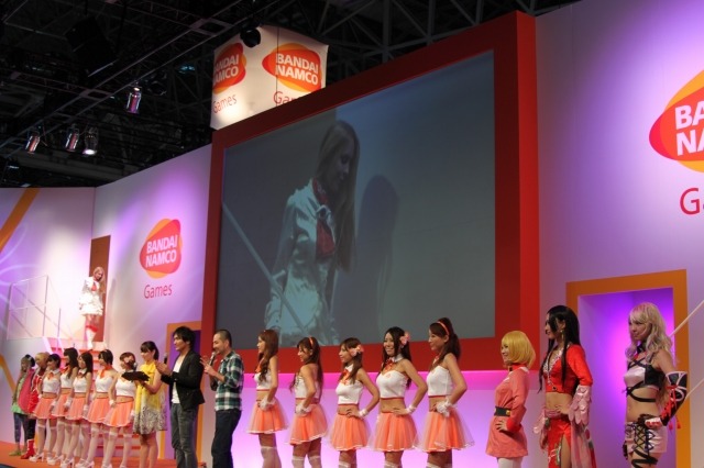 【TGS 2012】バンダイナムコブースは「カーニバル」！スリムクラブの二人が開幕宣言