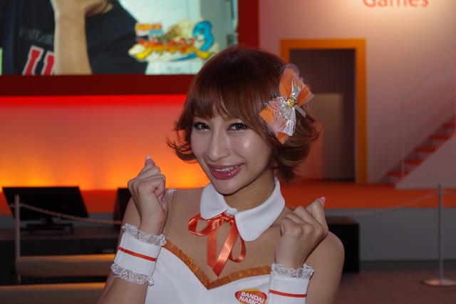 【TGS 2012】ハンコックの「メロメロ甘風」で思わず石化・・・バンナムブースの美人コンパニオンをフォトレポート