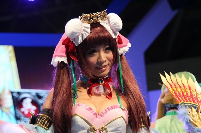 【TGS 2012】パブリックデーで一段と輝く美人コンパニオン特集 今年のラスト