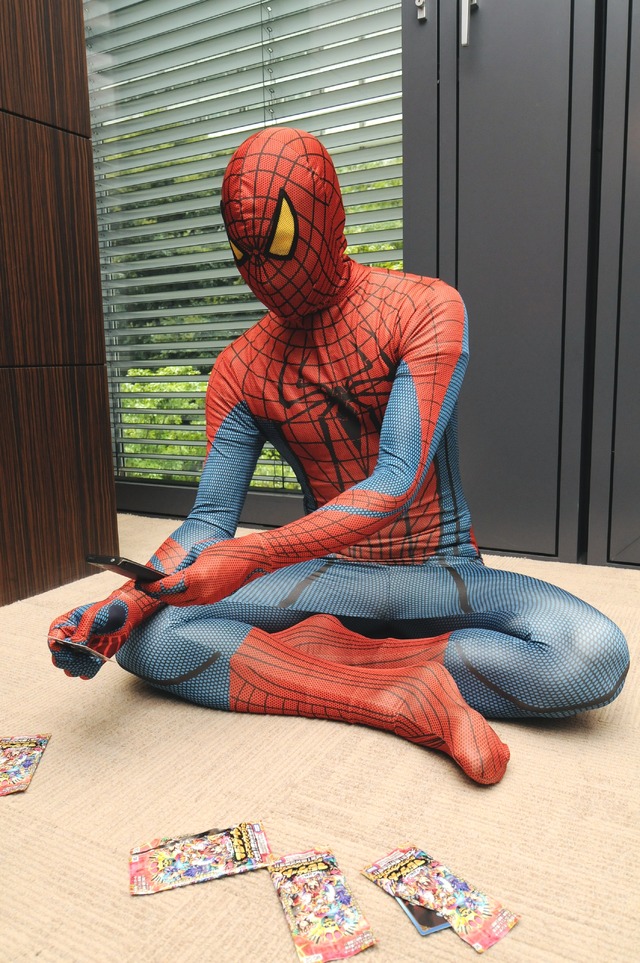 スパイダーマン×マジゲートの異色コラボ！マジゲートにどっぷりハマったスパイダーマンがそこに！ 