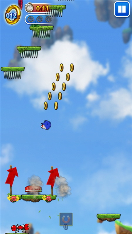 ソニックは画面をタップすることで2段ジャンプできるので、空中でかなり自由に動かすことができます。