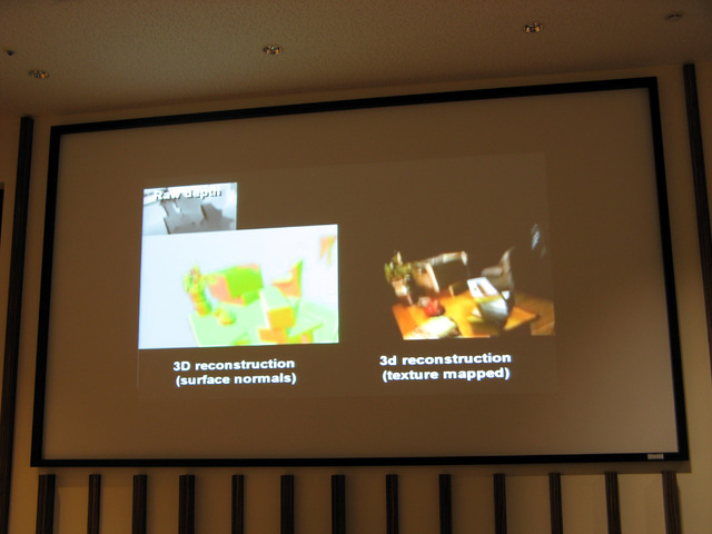 Kinect Fusionによってスキャンされた画像です。右の画像にはテクスチャ処理が施されています