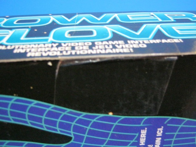 伝説のファミコン専用コントローラー「パワーグローブ」がeBayに出品