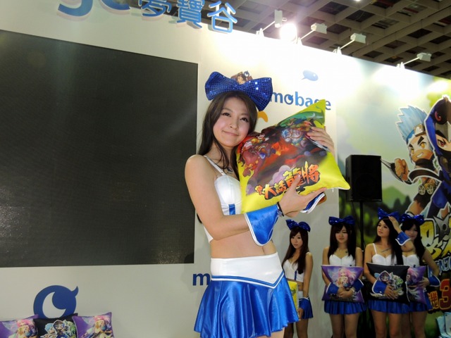 【台北国際ゲームショウ 2013】台湾女性の美しさにうっとり・・・美人コンパニオンをフォトレポート(1)