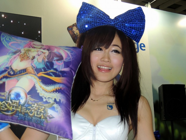 【台北国際ゲームショウ 2013】台湾女性の美しさにうっとり・・・美人コンパニオンをフォトレポート(1)