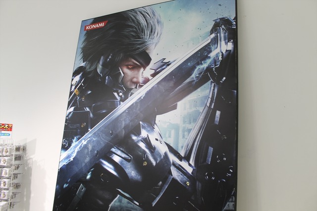 開店前から行列も！遂に発売した『METAL GEAR RISING』販売店舗の様子をお届け