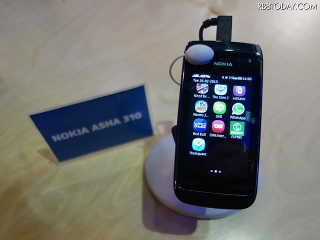 【MWC 2013】体験版LINEをインストールした「Asha」　ノキアブースで発見