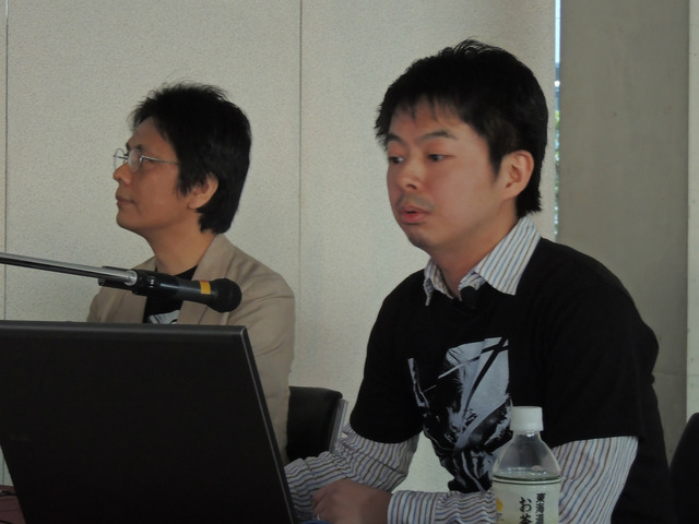 左：田中直人氏(ミュージックディレクター)<br>右：中越健太郎(リードサウンドデザイナー)