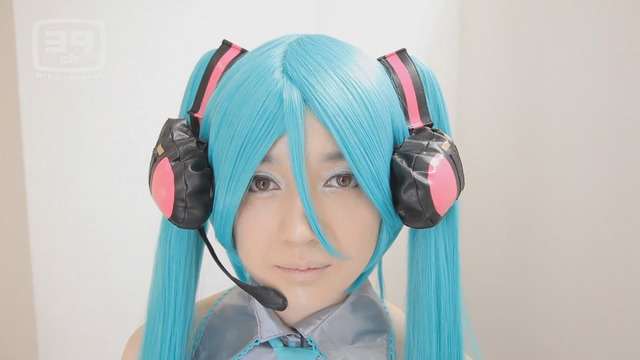 これで「初音ミク」ヘアメイクはバッチリ、プロメイクアップアーティストの赤木悠記さんが解説