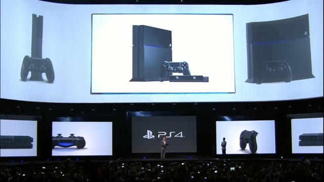 【E3 2013】ついにPS4の本体が公開される ― PS2を彷彿とさせるデザインが印象的