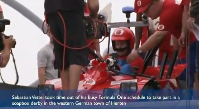 F1ドライバーがマリオ姿でソープボックス・ダービーに登場
