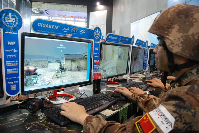 【China Joy 2013】ついに尖閣諸島で日中が武力衝突！？FPS『光栄使命』を体験した