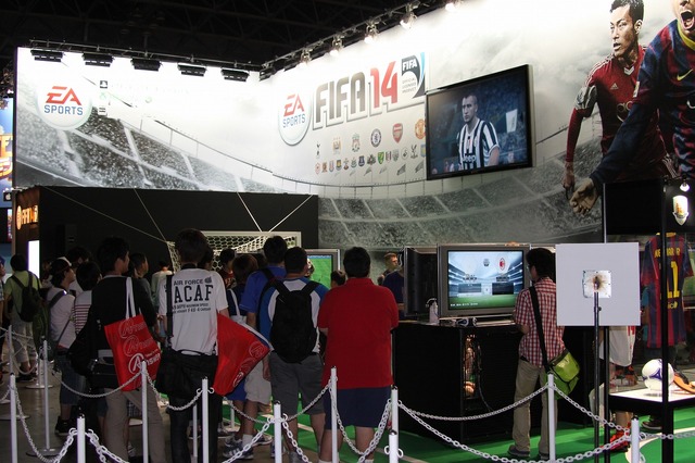 スポーツ/レース部門『FIFA 14』エレクトロニック・アーツ