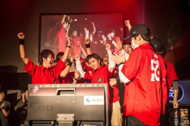 「RED BULL 5G 2013 FINALS」観戦チケット発売開始、日本最高峰のゲーマーたちによる東西対抗戦再び