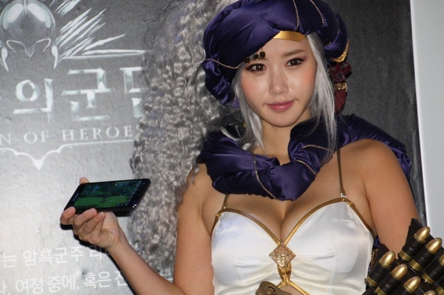 【G-STAR 2013】ネクソンが放つスマホ向けMMORPG『LEGION Of HEROES』をプレイレポート ― ターン性のバトルに秘められた戦略性とは