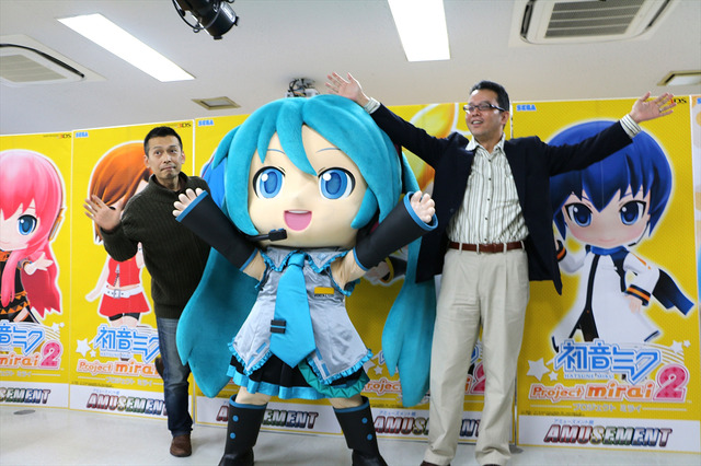 『初音ミク Project mirai 2』体験会はミクダヨー降臨でアイドル撮影会に!?『ぷよぷよ』とのコラボ経緯からビッグエコーとのコラボルーム視察レポート