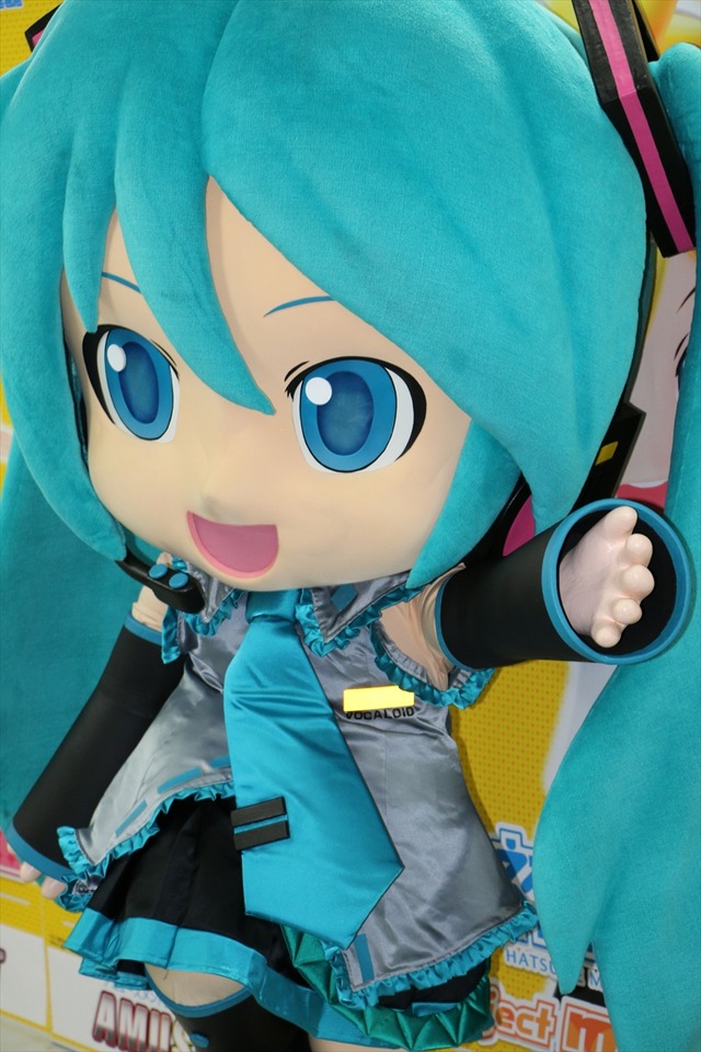 『初音ミク Project mirai 2』体験会はミクダヨー降臨でアイドル撮影会に!?『ぷよぷよ』とのコラボ経緯からビッグエコーとのコラボルーム視察レポート