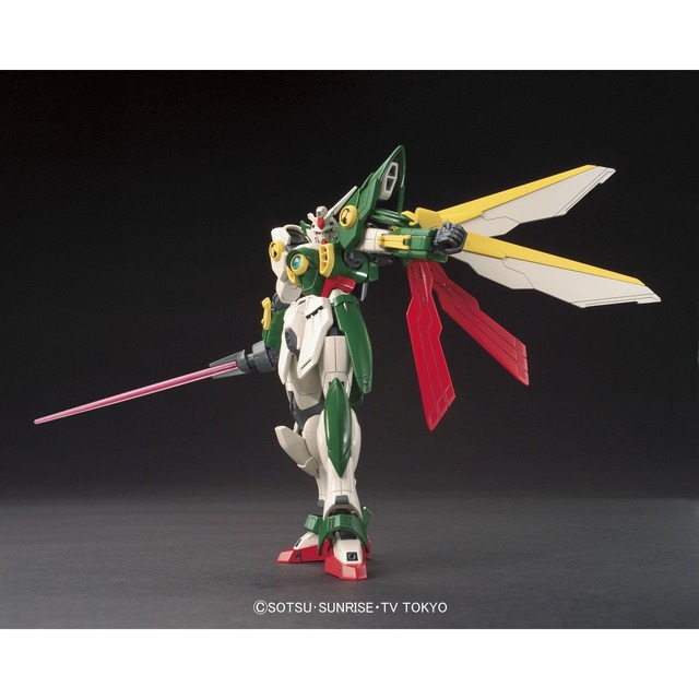片翼仕様にカスタムされたウイングガンダム「フェニーチェ」がHG化