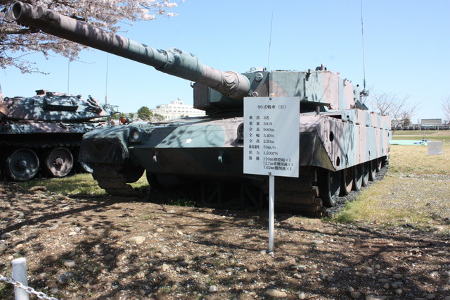 桜に車両に小火器の多数！陸上自衛隊土浦駐屯地をフォトレポート