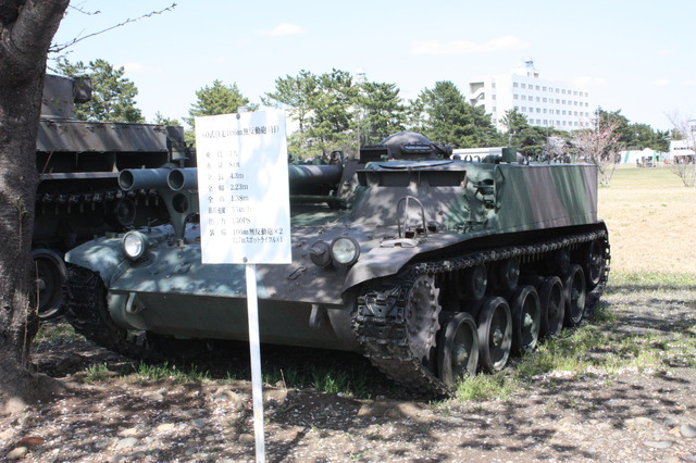 桜に車両に小火器の多数！陸上自衛隊土浦駐屯地をフォトレポート