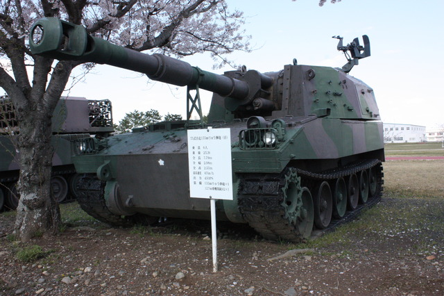 桜に車両に小火器の多数！陸上自衛隊土浦駐屯地をフォトレポート