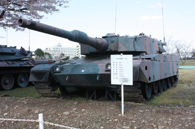 桜に車両に小火器の多数！陸上自衛隊土浦駐屯地をフォトレポート