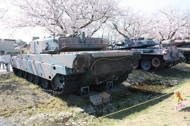 桜に車両に小火器の多数！陸上自衛隊土浦駐屯地をフォトレポート