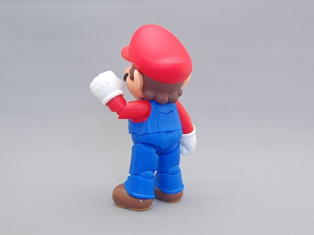 マリオ・背面