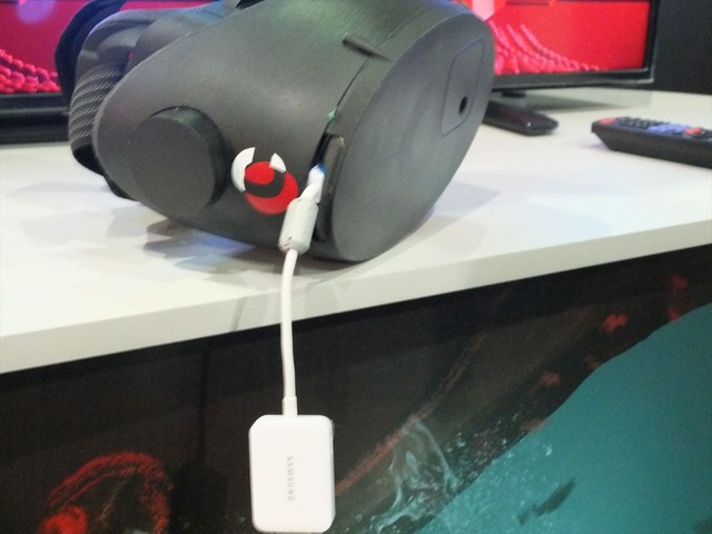 【E3 2014】VR機の新たな対抗馬！？スマートフォンを利用した4way HMD「Cmoar Personal Viewer」