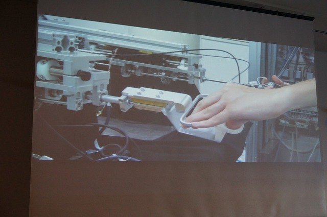 【CEDEC 2014】触覚を遠隔地に伝える技術、「医療ロボットに学ぶバーチャルリアリティのUI」