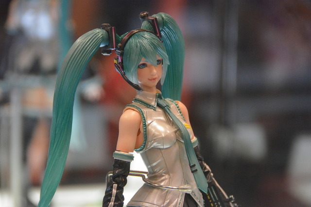 【NYCC 2014】初音ミクやDCヒーローズとのコラボフィギュアも展示されたスクエニブースの現地レポート