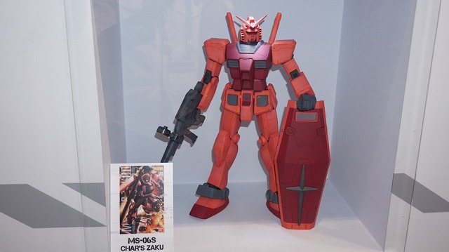 【G-STAR 2014】ガンダムをグフやユニコーン風にアレンジ！「RX-78-2」が36体立ち並ぶガンプラコーナーが熱い