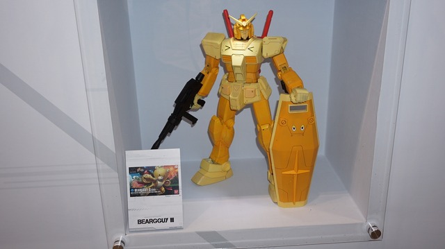 【G-STAR 2014】ガンダムをグフやユニコーン風にアレンジ！「RX-78-2」が36体立ち並ぶガンプラコーナーが熱い