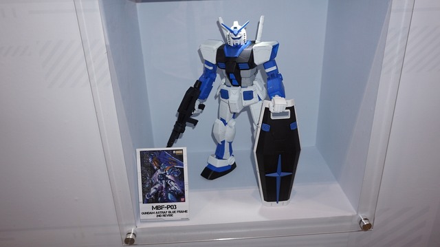 【G-STAR 2014】ガンダムをグフやユニコーン風にアレンジ！「RX-78-2」が36体立ち並ぶガンプラコーナーが熱い