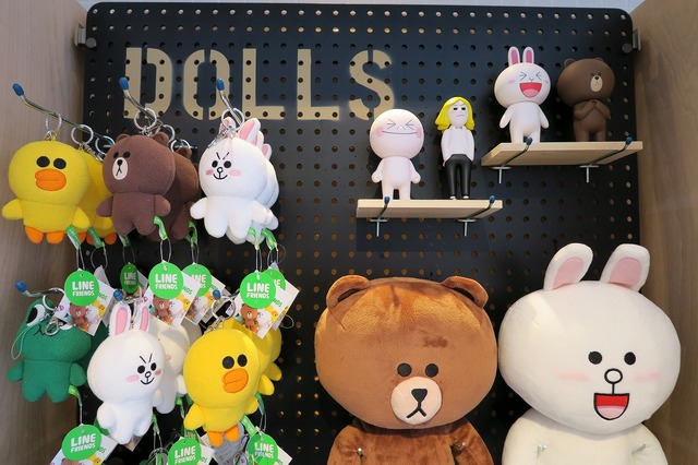 LINEファンの聖地!? 13日オープンの原宿「LINE FRIENDS STORE」をブラウン好きの編集長がチェック！