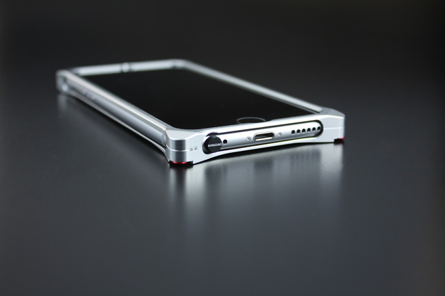 『バイオハザード』サムライエッジ「バリーモデル」の図柄を彫刻したiPhone6用ケース登場