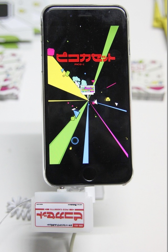 【TGS2015】懐かしいカセットを現代に、スマホ向けゲームカセット「ピコカセット」の実物をチェック