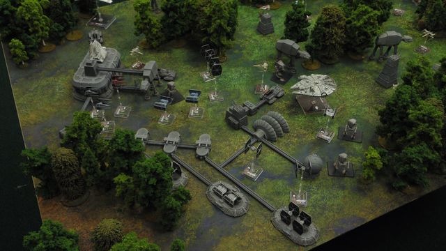 ミニチュアゲームで再現された「スター・ウォーズ」の“エンドアの戦い”が凄い