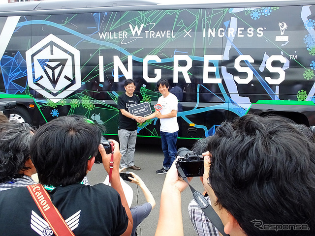 Ingressバス発表会場（Aegis Nova Tokyo）には、WILLERTRAVEL代表取締役・村瀬茂高氏とNianticアジア統括本部長・川島優志氏も登場。トークショーが行われた